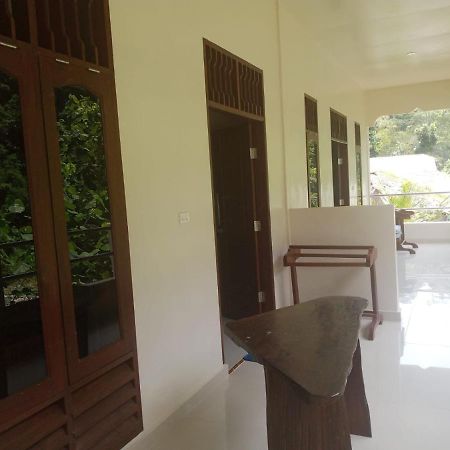 Raja Guest House - Jungle Trekking & Tours Bukit Lawang Sumatra Eksteriør billede
