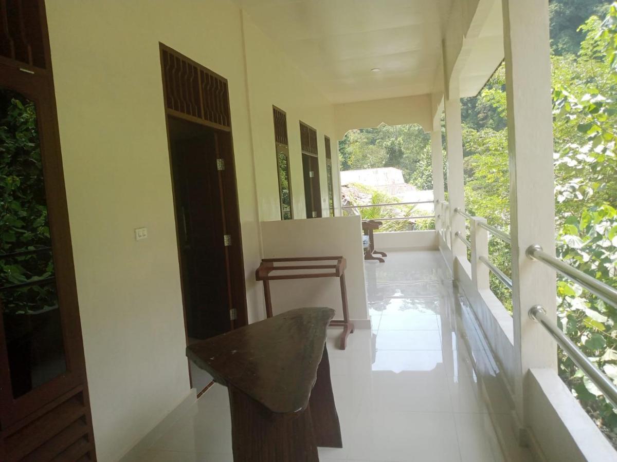 Raja Guest House - Jungle Trekking & Tours Bukit Lawang Sumatra Eksteriør billede