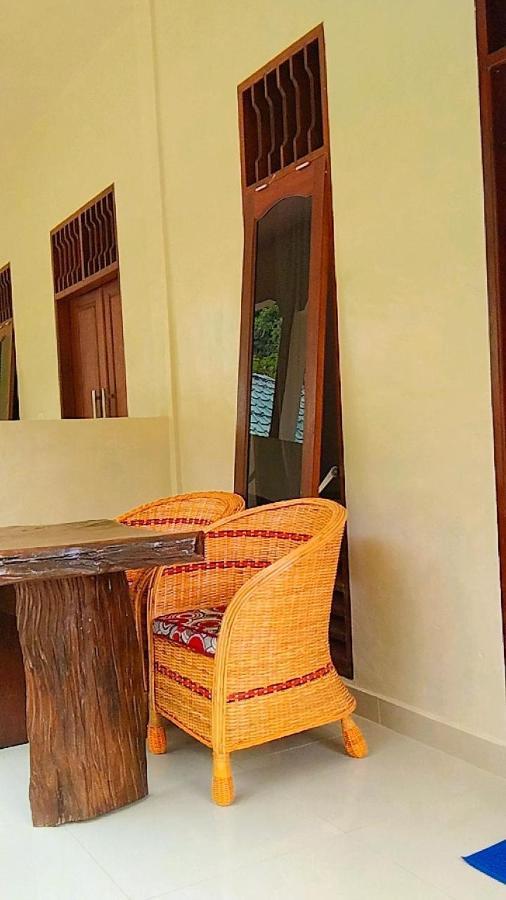 Raja Guest House - Jungle Trekking & Tours Bukit Lawang Sumatra Eksteriør billede